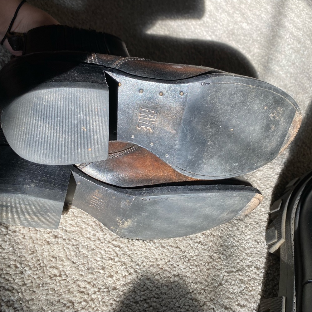 Frye brown and black distressed chelsea boot - Picture 5 of 6